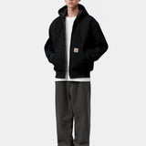 Chaqueta CARHARTT WIP OG Active Black Rigid, otra vista con modelo
