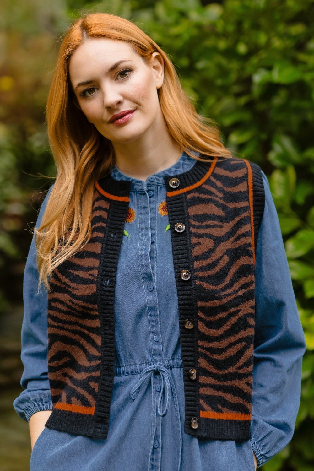 Chaleco de punto SUGARHILL Natalie Brown Black Tiger — vista 2