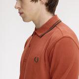 Polo FRED PERRY M3600 81C Brandy / Verde Noche / Verde Noche
