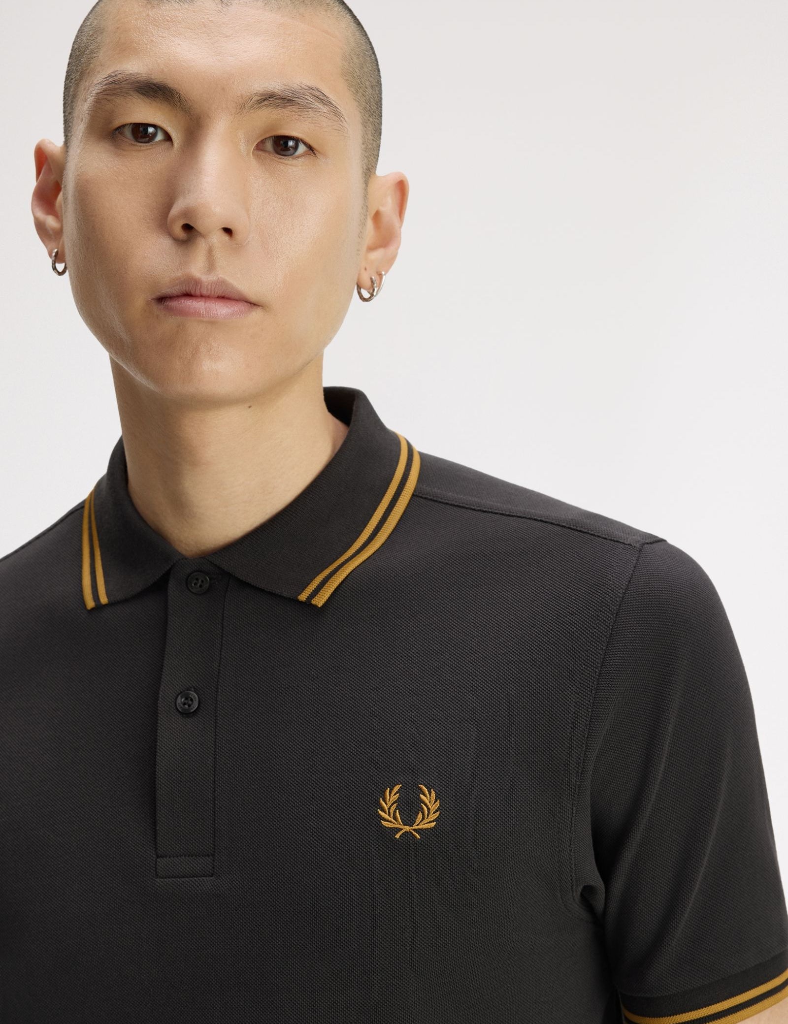 Polo FRED PERRY M3600 85C Anchor Grey / Golden