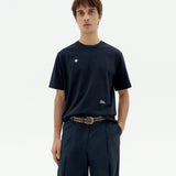 THINKING MU Solsol Marineblaues Zach-T-Shirt