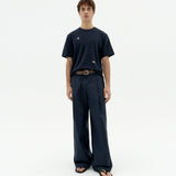 THINKING MU Solsol Marineblaues Zach-T-Shirt