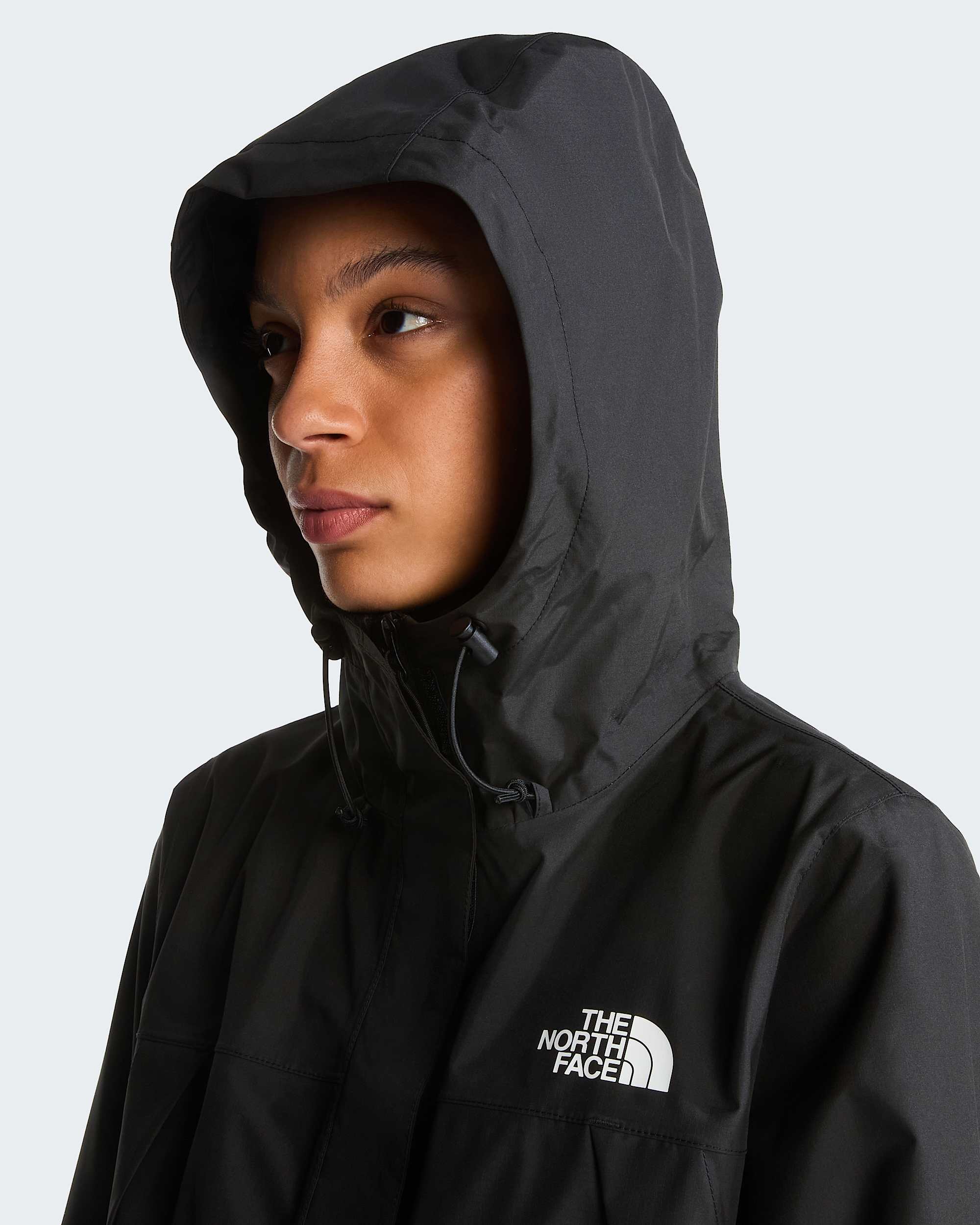 Parka Antora The North Face TNF Black vista de modelo