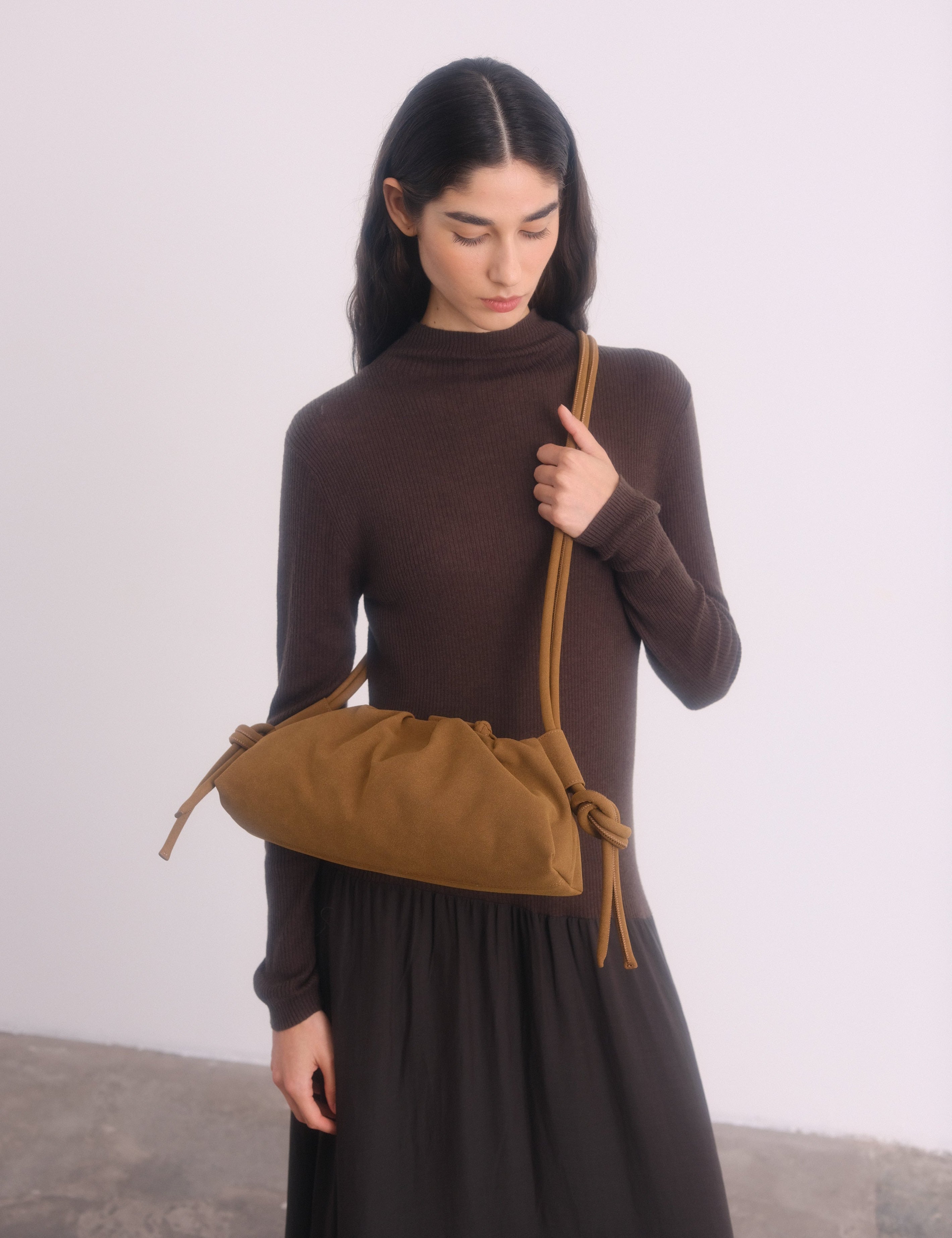 Bolso ÖLEND Dumpling Suede Brown