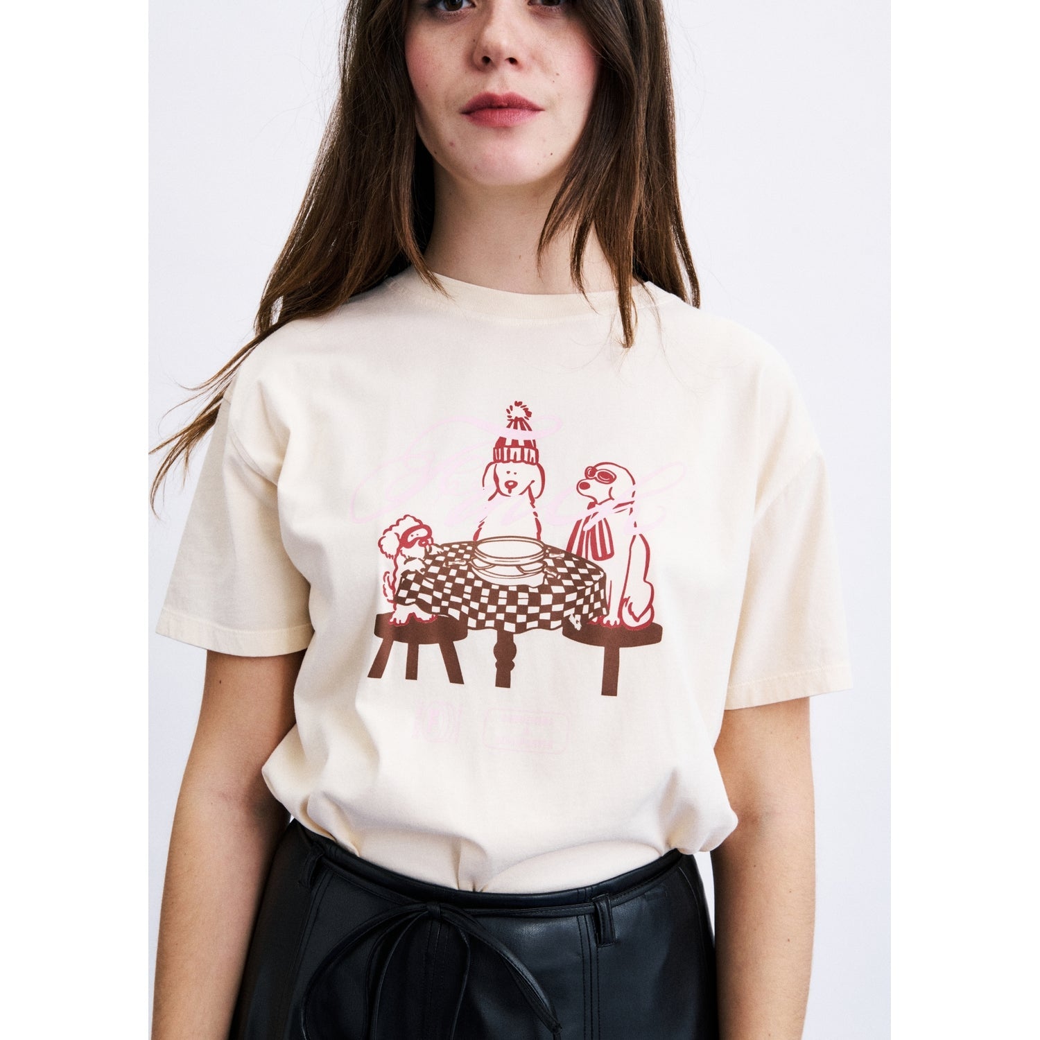 Camiseta FRNCH Raclette Crema – fotografía oficial