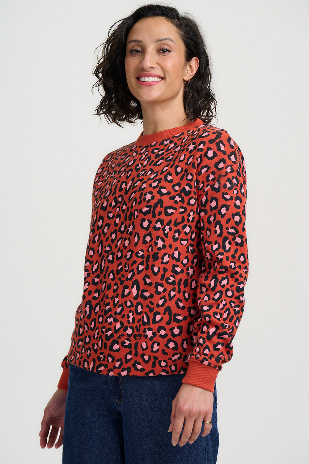 Sudadera SUGARHILL Noah Rust Leopard — vista 3
