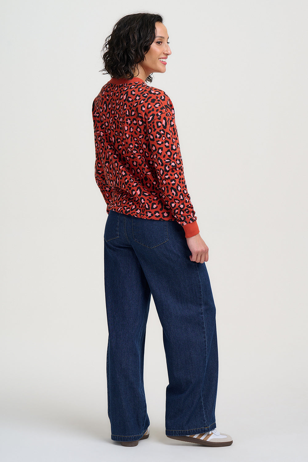 Sudadera SUGARHILL Noah Rust Leopard — vista 6