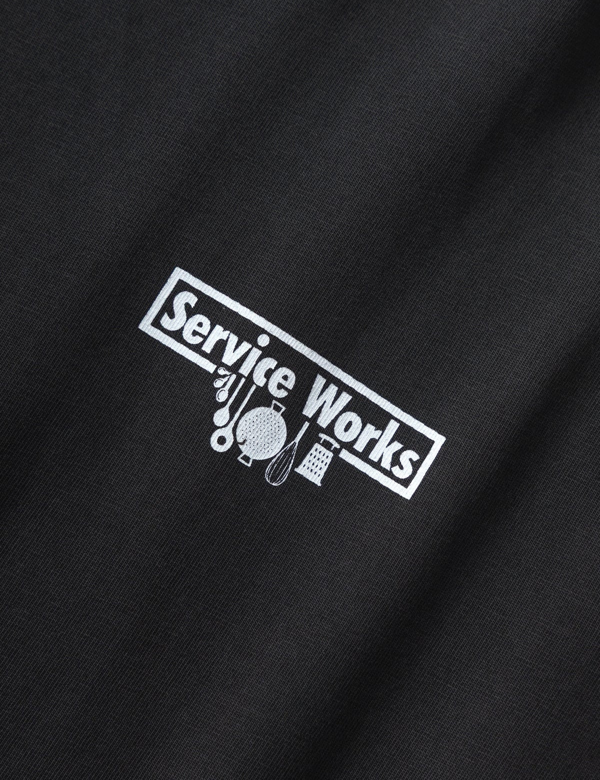 Camiseta SERVICE WORKS Pigment Dyed Trademark Black
