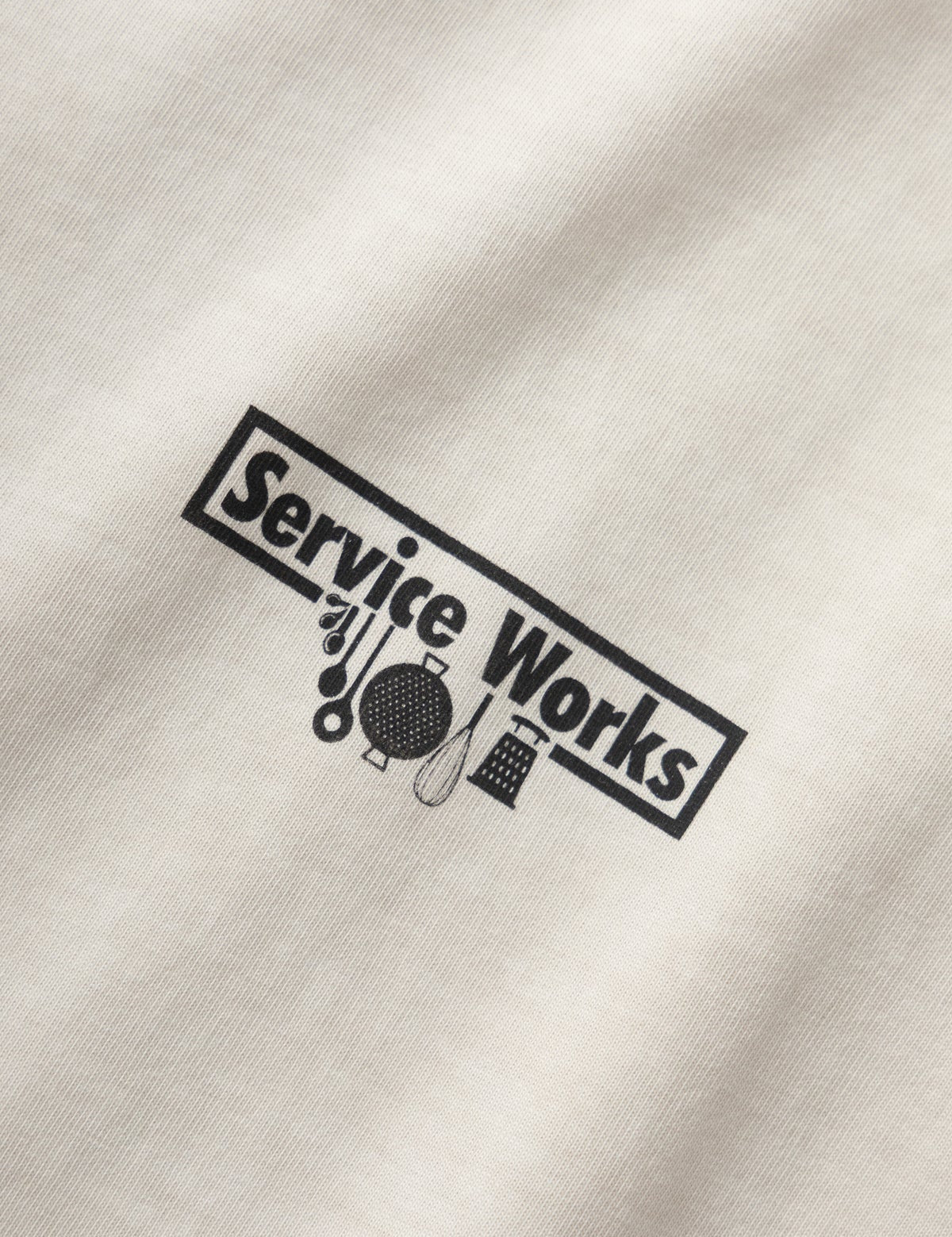 Camiseta SERVICE WORKS Pigment Dyed Trademark Neutral