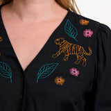 Blusa SUGARHILL Dawn Black, Tiger Embroidery