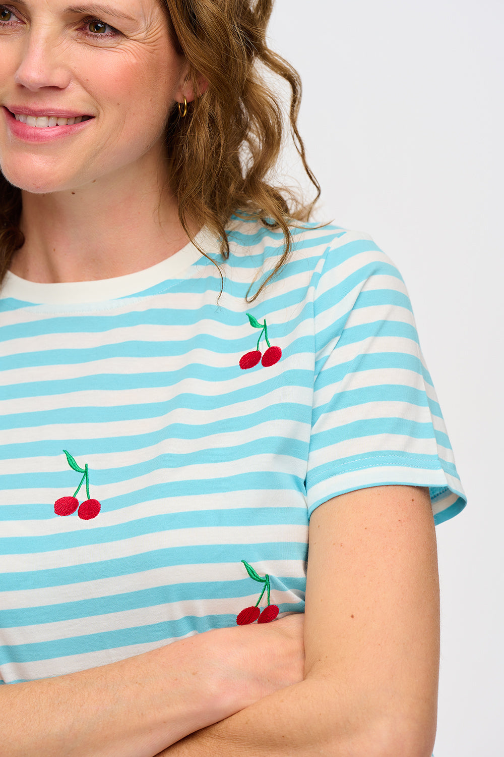Camiseta Sugarhill Maggie Blue White Cherry Embroidery