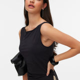 Camiseta VERO MODA Kira Boat Neck Black