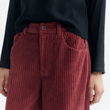 Pantalones THINKING MU Hedda Mahogany Corduroy - vista oficial 2