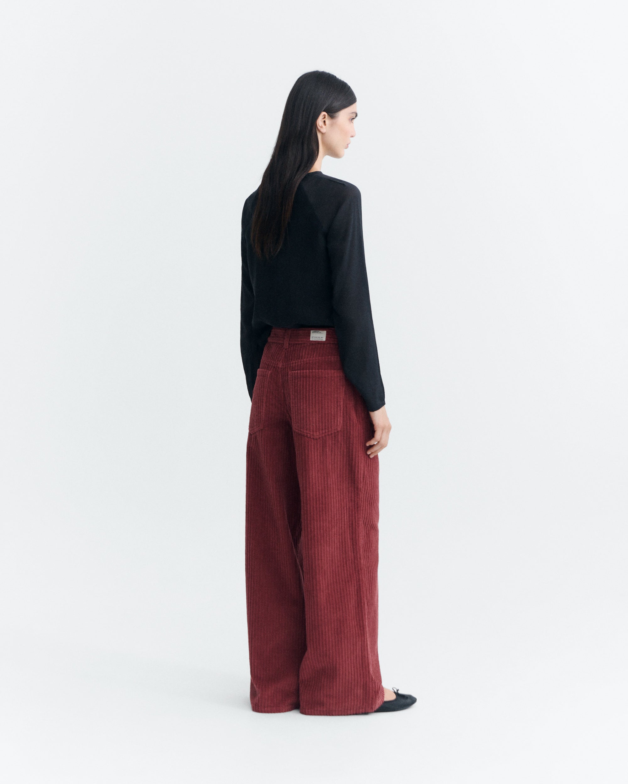 Pantalones THINKING MU Hedda Mahogany Corduroy - vista oficial 4