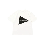 Camiseta AND WANDER Big Logo SS T White - flat frontal 2200 x 2700 transparente