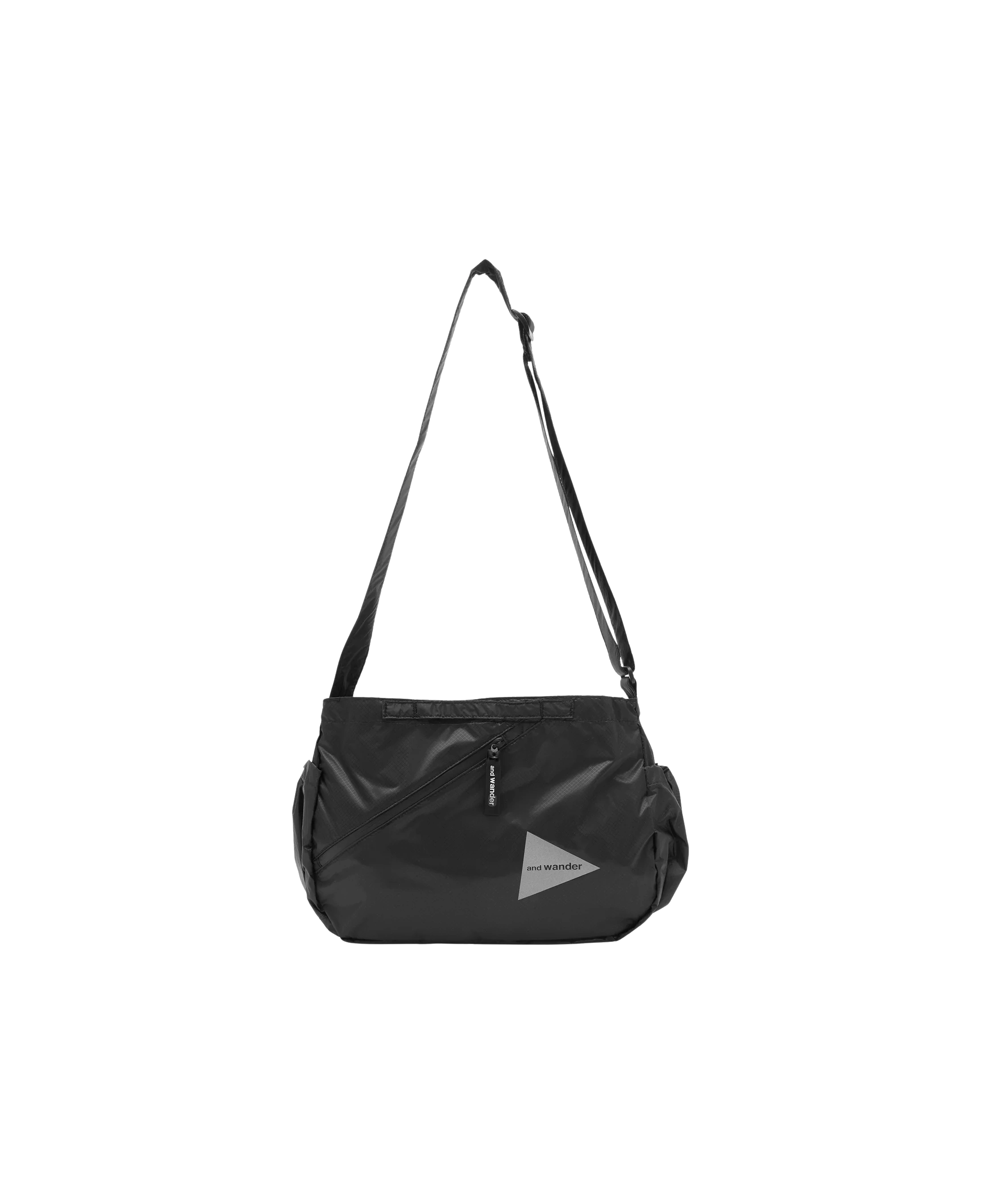 Bolso AND WANDER Sil Shoulder Black - flat 2200 x 2700 transparente