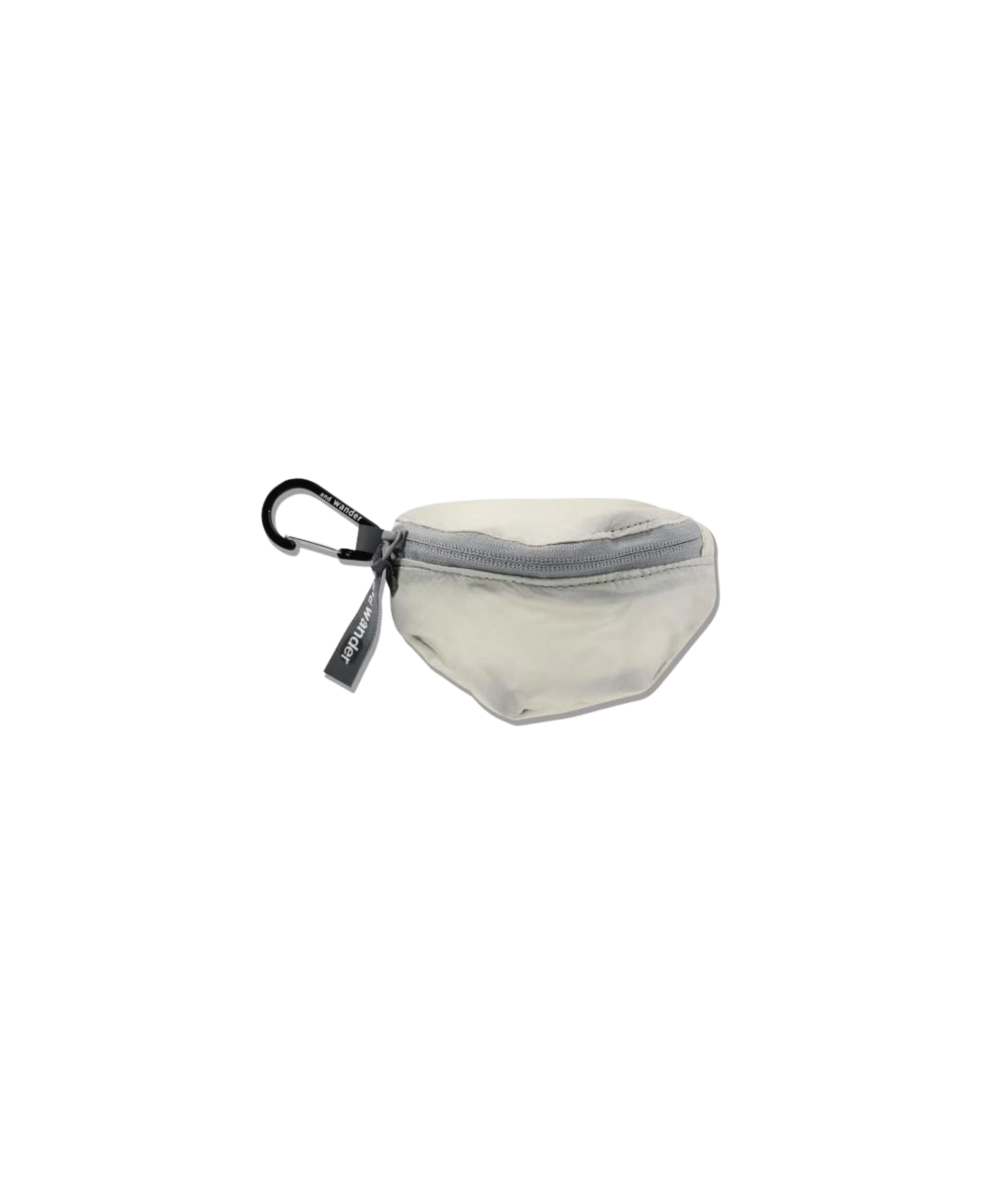Mini Pouch AND WANDER Sil Off White - flat 2200 x 2700 transparente
