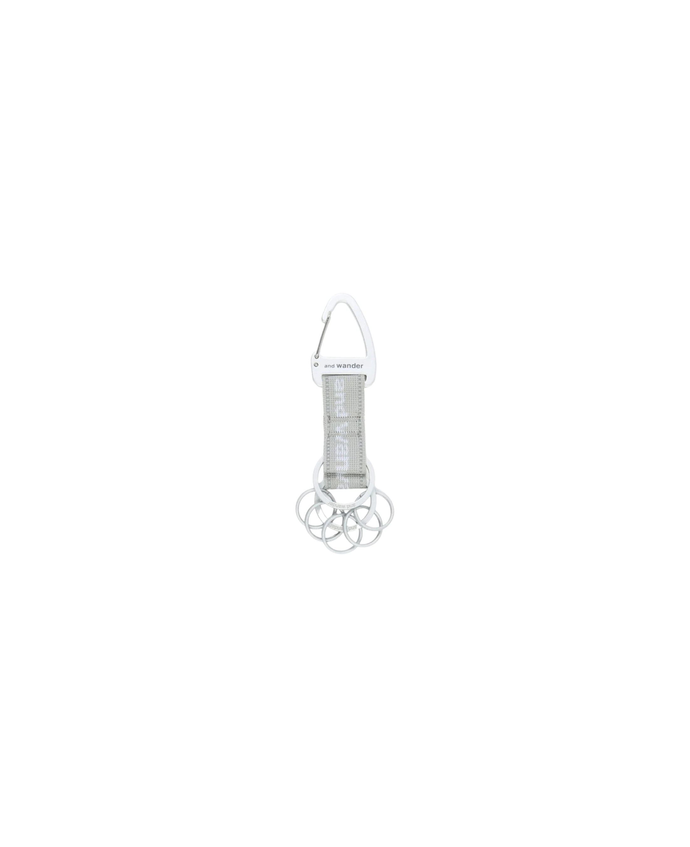 Llavero AND WANDER Hook Light Gray - flat 2200 x 2700 transparente