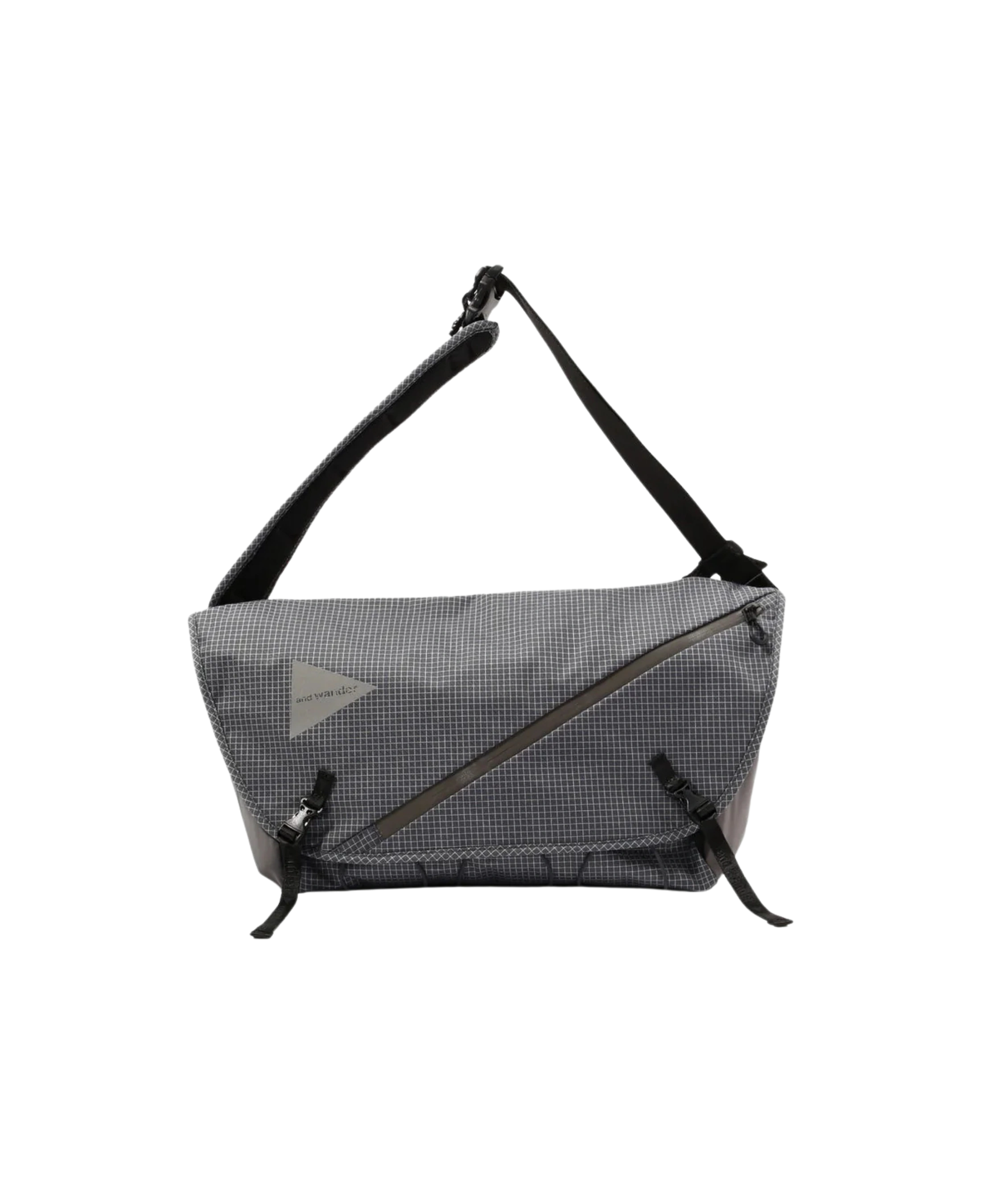 Bolso AND WANDER Messenger Ocean Rip 17L Gray - flat 2200 x 2700 transparente
