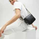 Bolso LOLA CASADEMUNT Bandolera Asas Logotipadas Negro