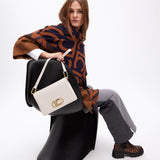 Bolso LOLA CASADEMUNT Bandolera Efecto Piel con 3 Compartimentos