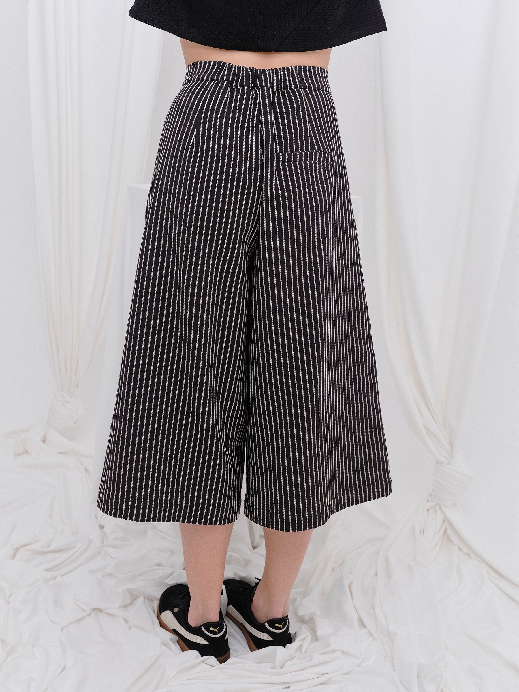 Pantalón CAPARINA Negro — fotografía oficial 3