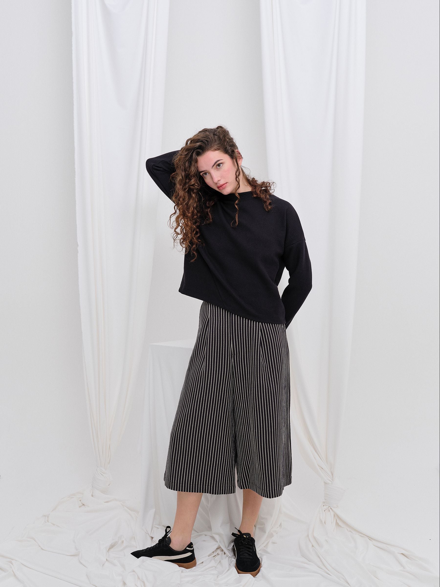 Pantalón CAPARINA Negro — fotografía oficial 4