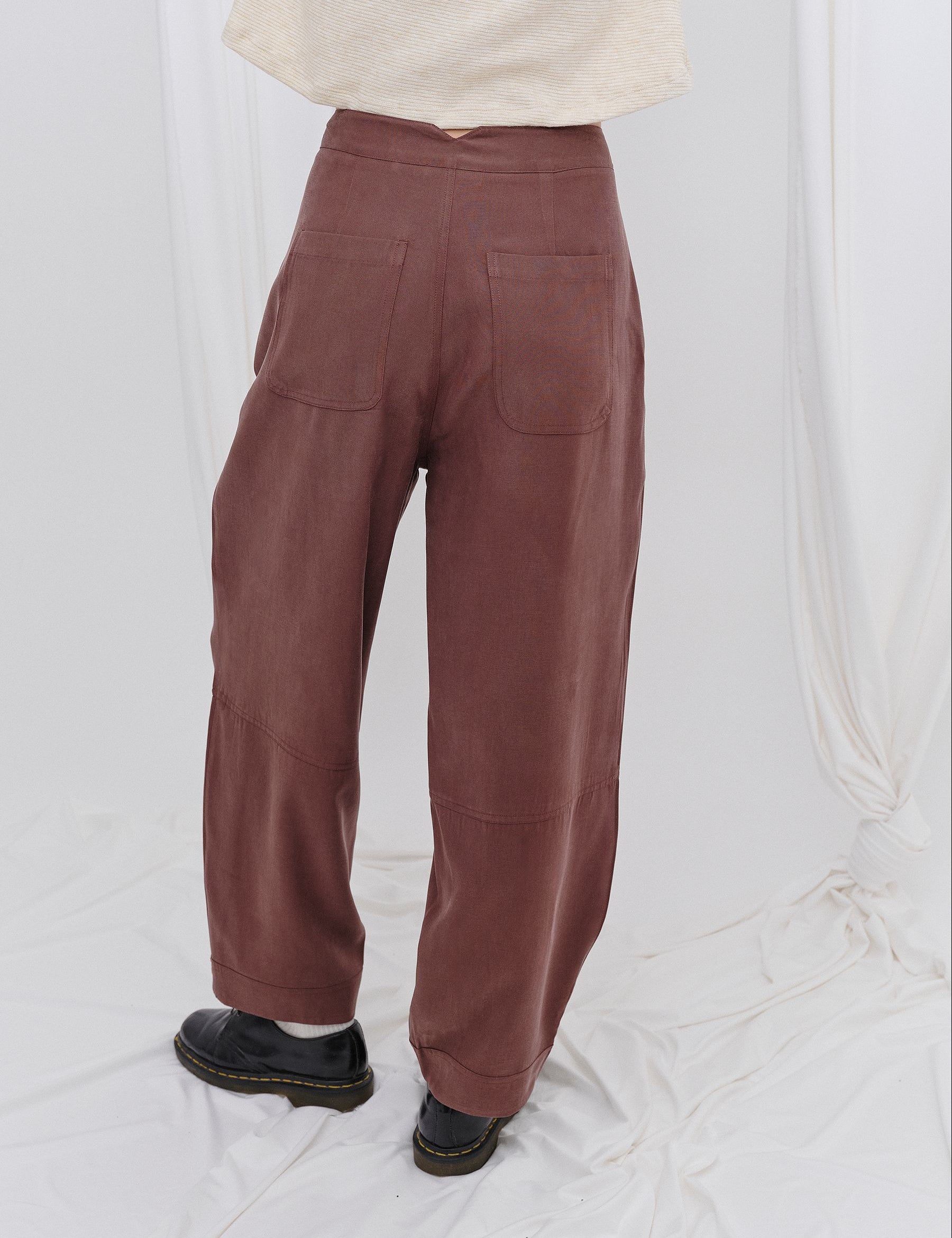 Pantalón KIRA Marrón — fotografía oficial 2