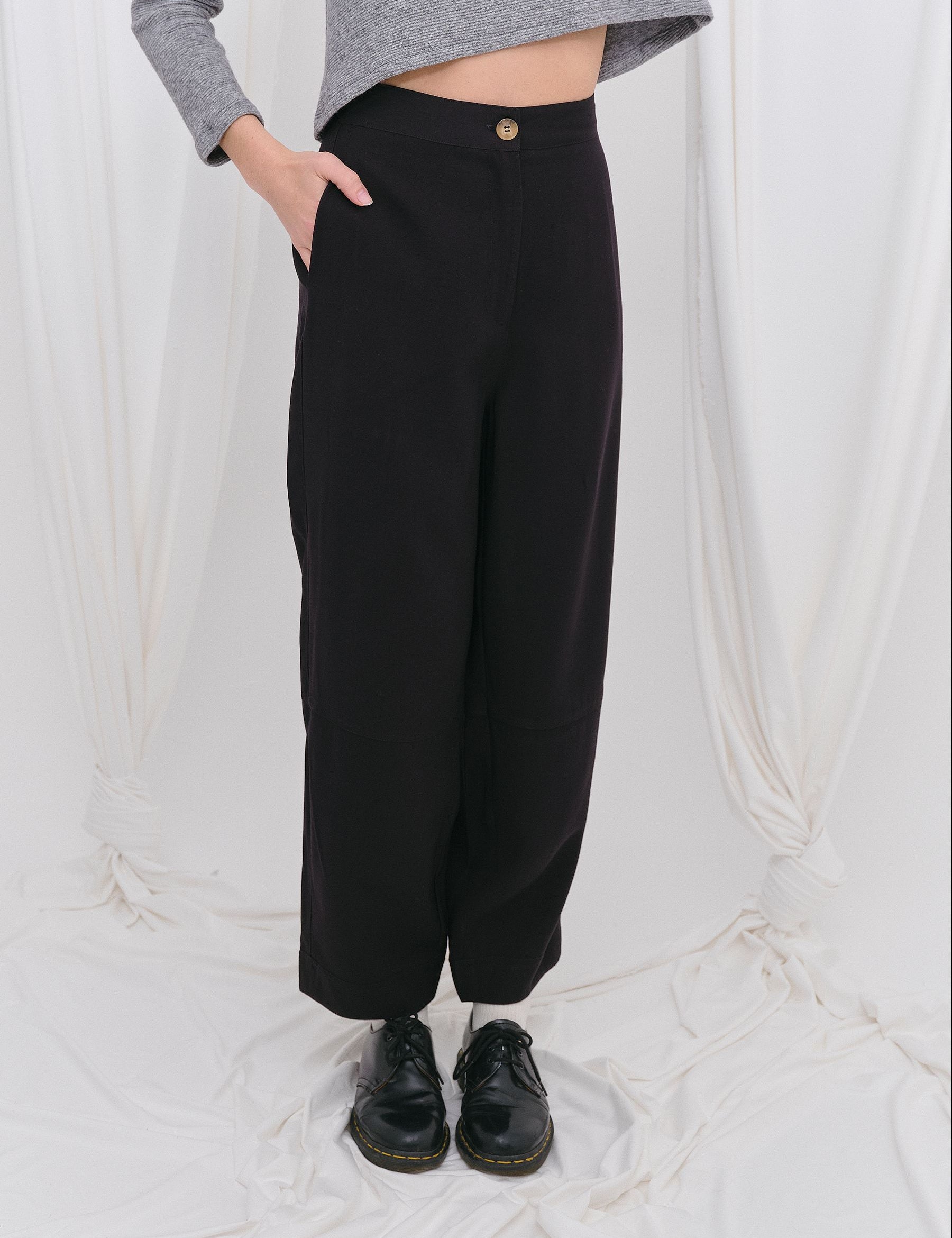 Pantalón KIRA Negro — fotografía oficial 1