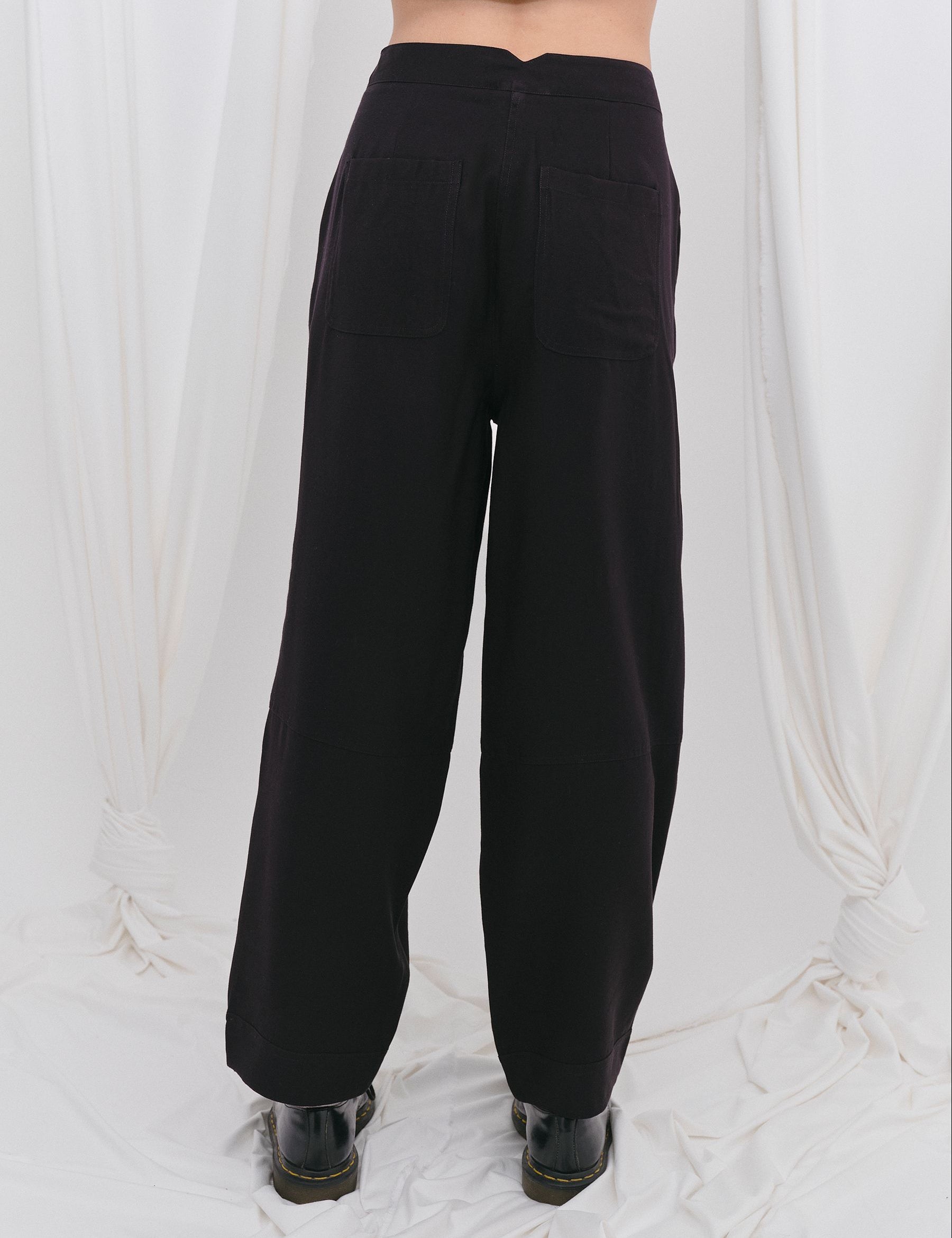 Pantalón KIRA Negro — fotografía oficial 2