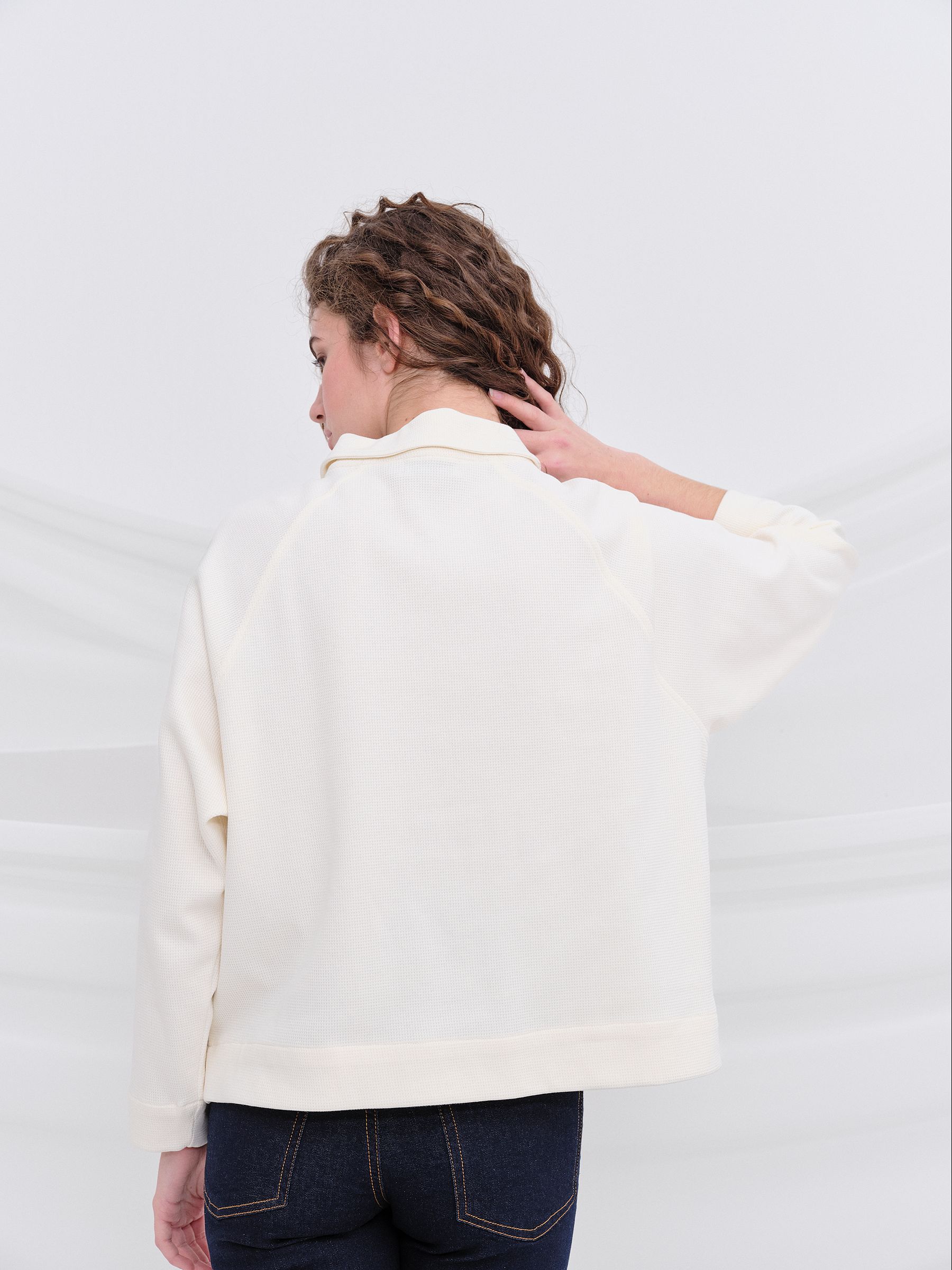 Sudadera IKALUK Blanco — fotografía oficial 2