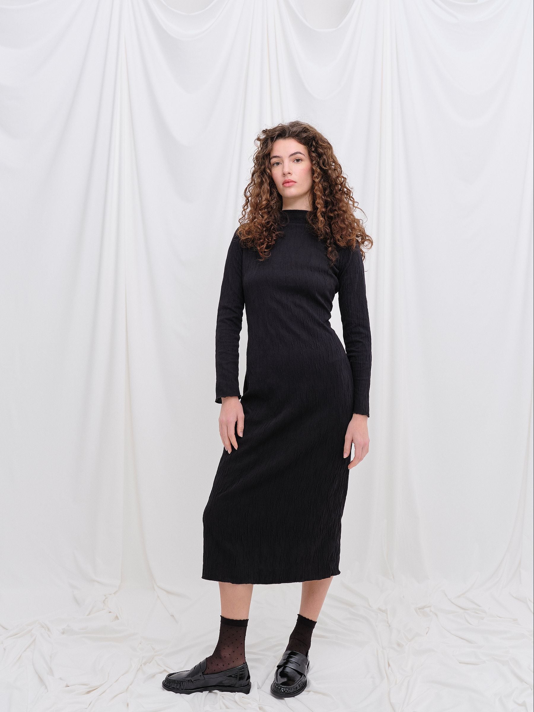 Vestido AMARUK Negro — fotografía oficial 1