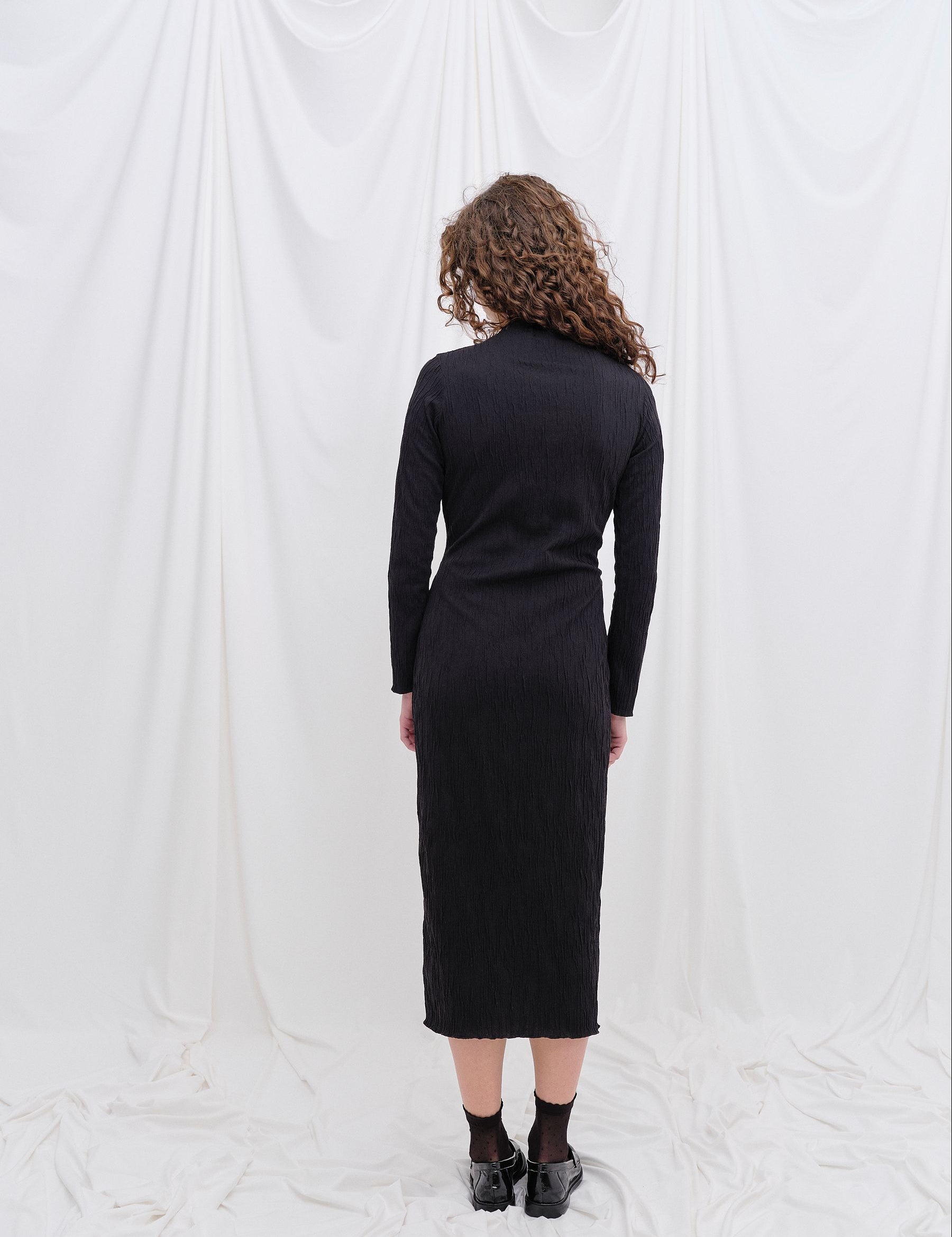 Vestido AMARUK Negro — fotografía oficial 2