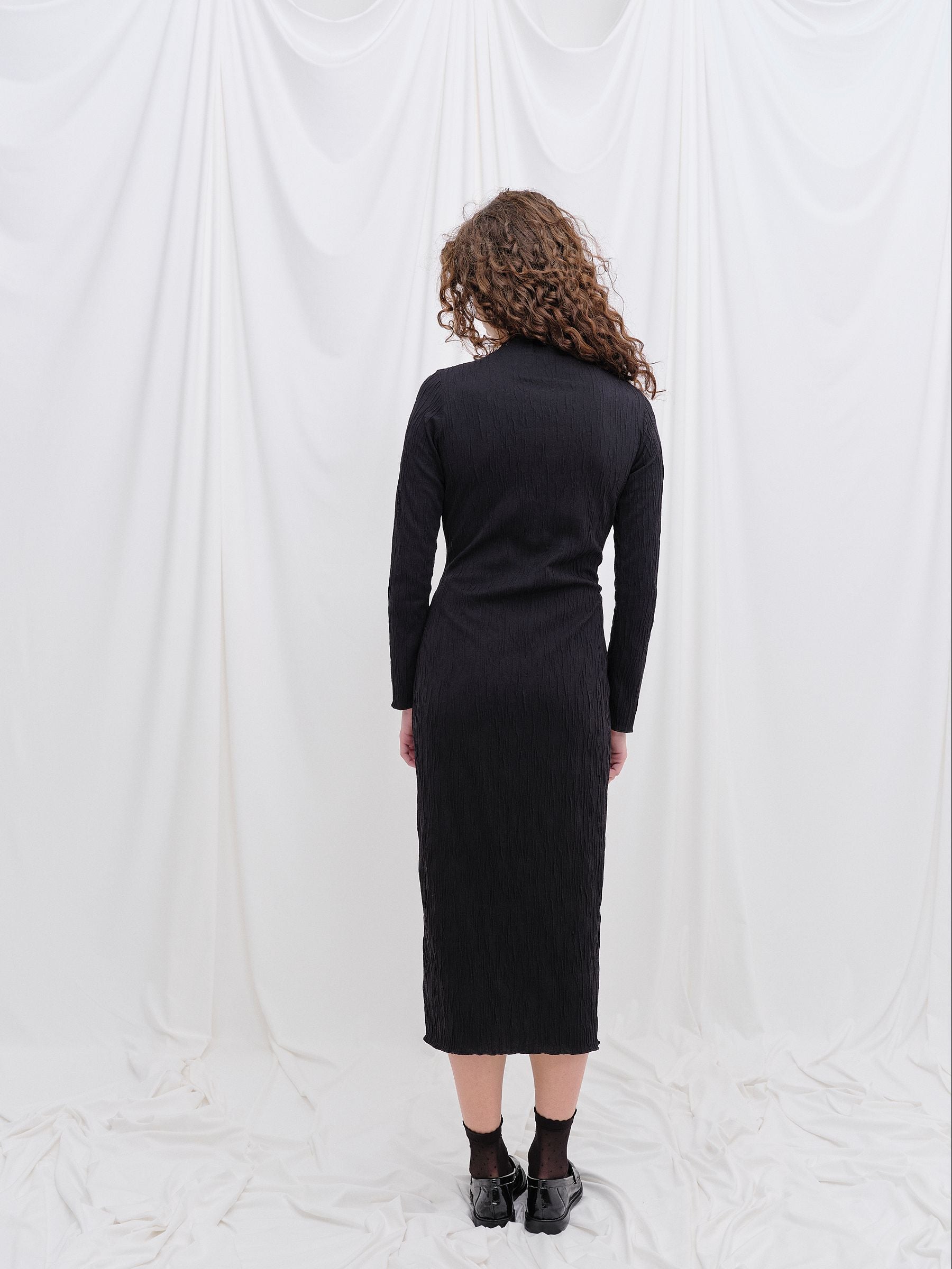 Vestido AMARUK Negro — fotografía oficial 2