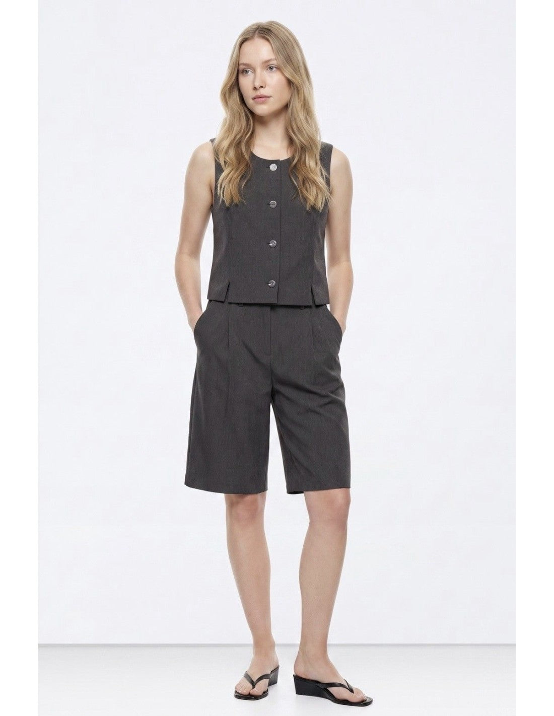 Bermuda TIFFOSI Lesley Acero Gris 060, modelo frontal