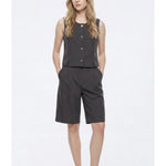 Bermuda TIFFOSI Lesley Acero Gris 060, modelo frontal