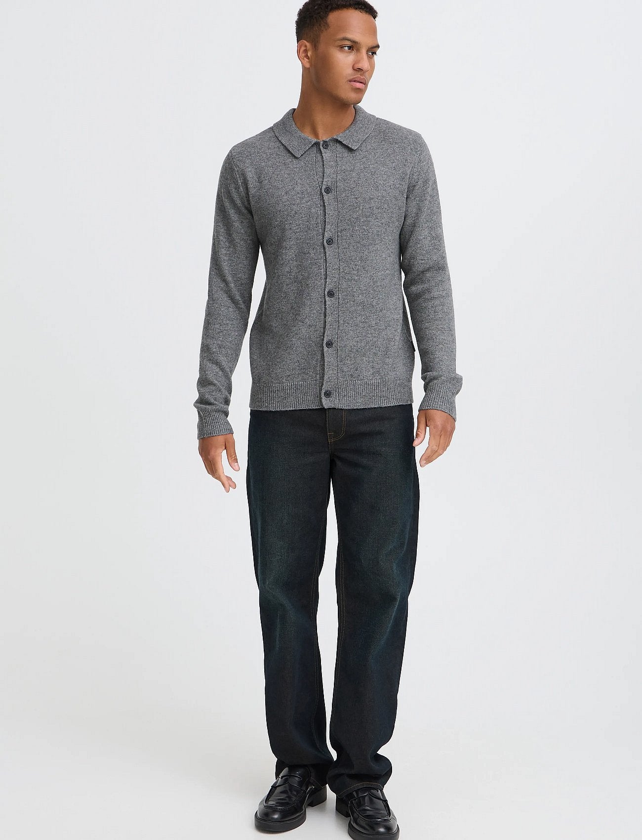 Cárdigan BLEND Branko Polo Pewter Melange look completo
