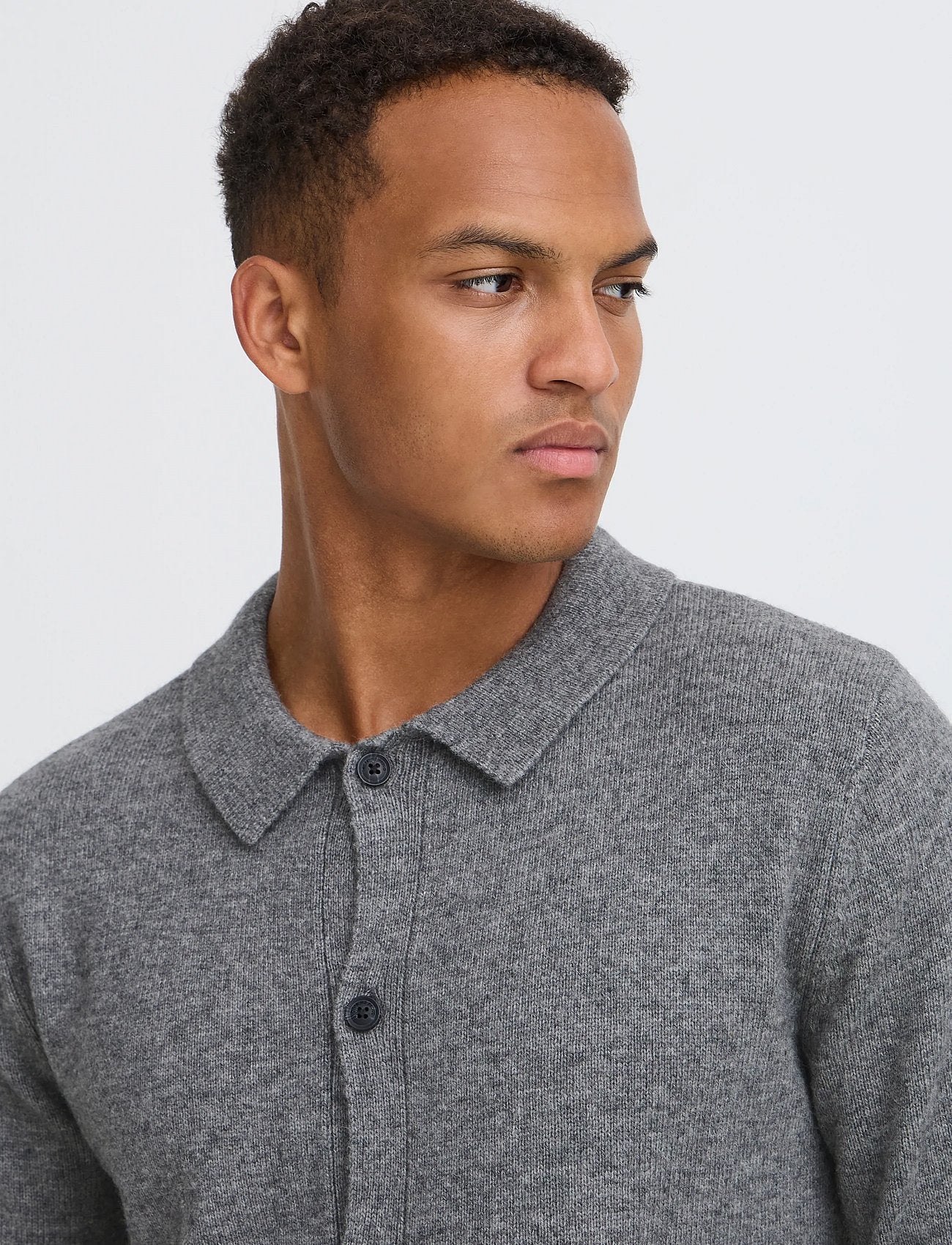 Cárdigan BLEND Branko Polo Pewter Melange detalle cuello