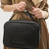 Bolso LOLA CASADEMUNT Bandolera Monograma Efecto Piel Negro