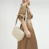 Bolso LOLA CASADEMUNT Bandolera Monograma Efecto Piel Crudo