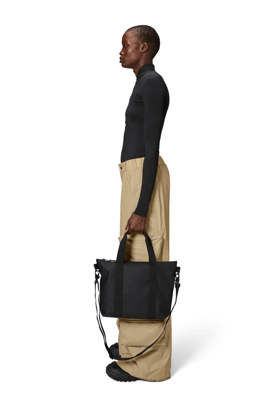 Bolso Rains Tote Bag Micro Black - ECRU