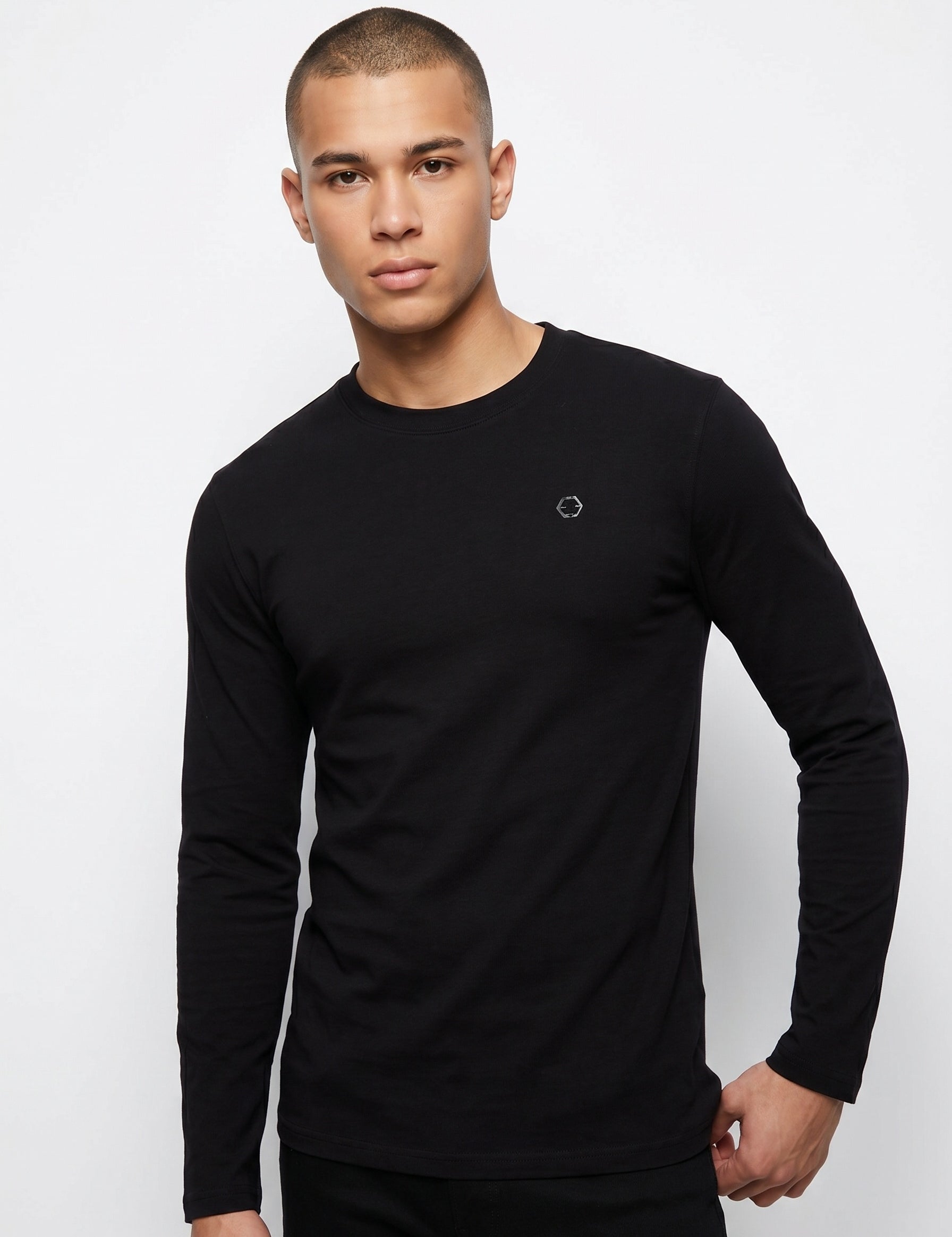 Camiseta de manga larga TIFFOSI Virgil negra, modelo vista alternativa