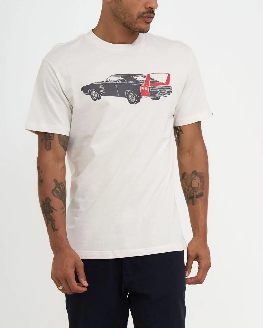 Camiseta Deus Ex Machina Charger Vintage White - ECRU