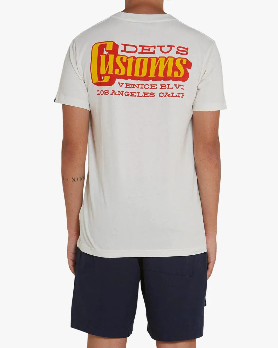 Camiseta Deus Ex Machina Stripes Vintage White - ECRU