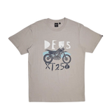 Camiseta Deus Ex Machina XT250 Silver Lining - ECRU