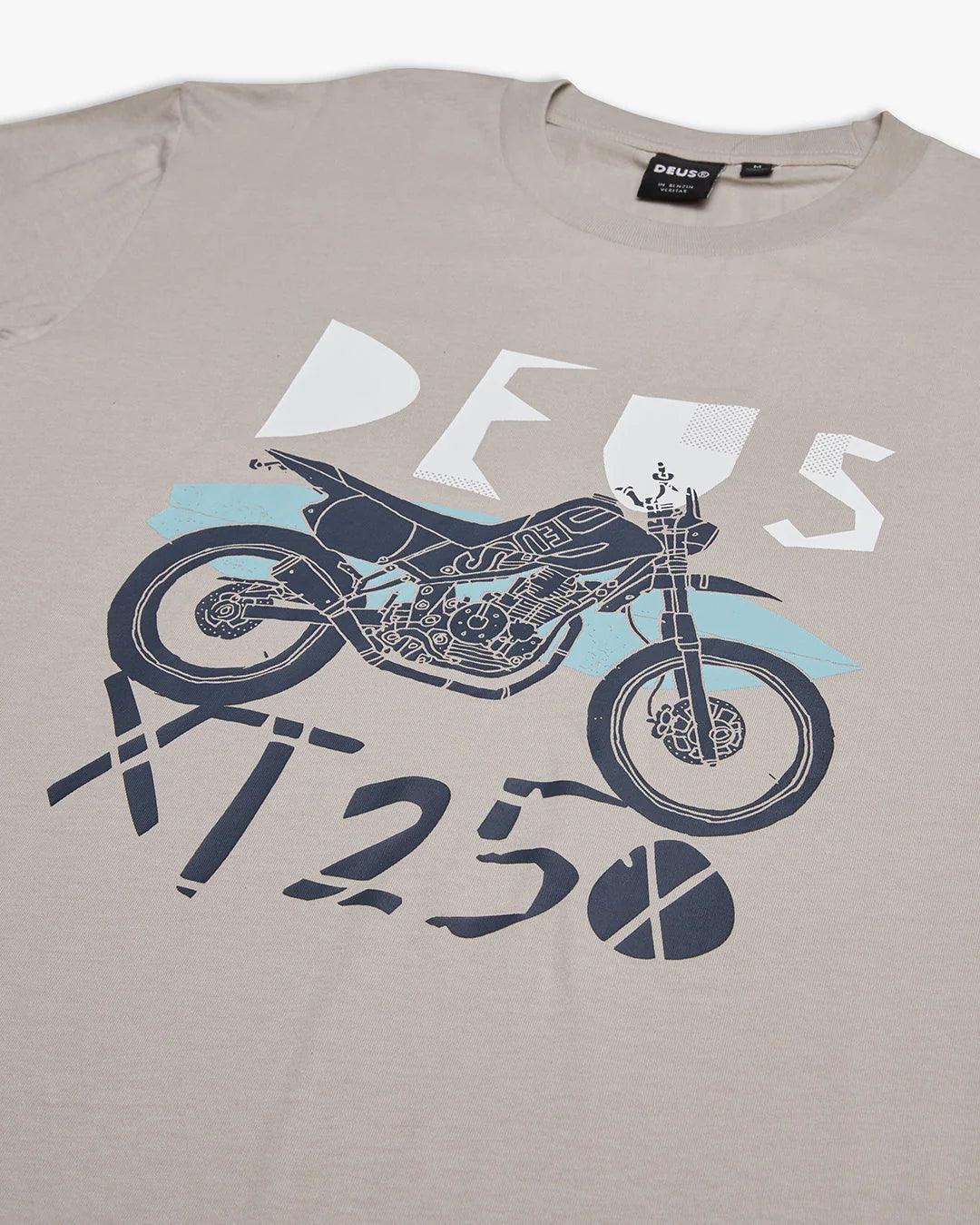 Camiseta Deus Ex Machina XT250 Silver Lining - ECRU