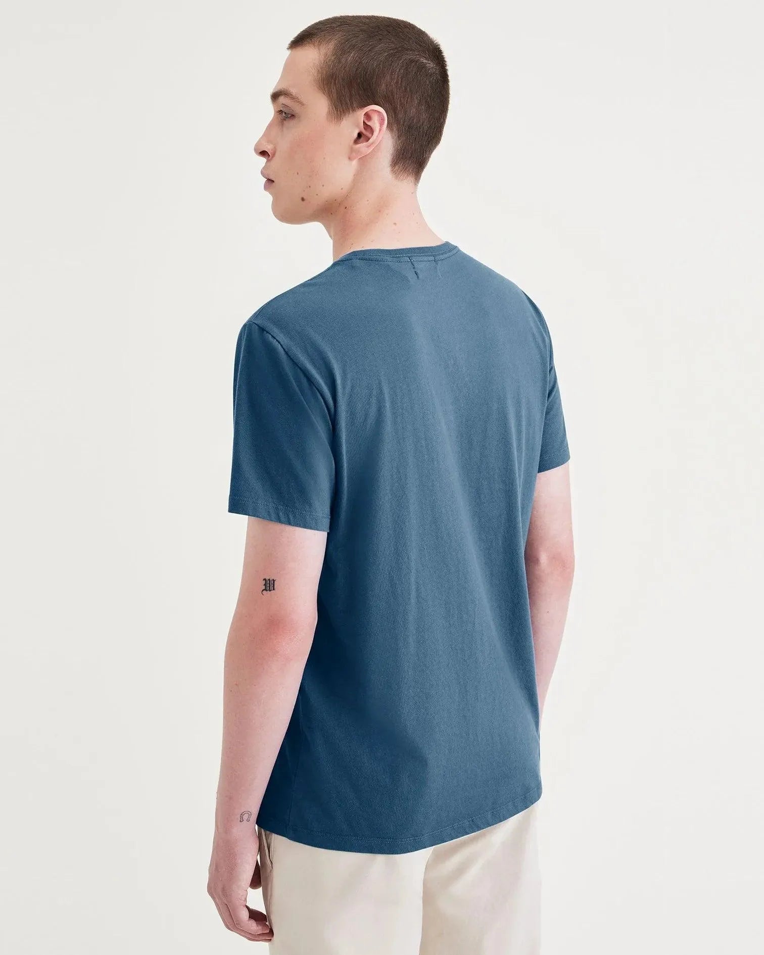 Camiseta Dockers Stencil Logo Blue Fusion - ECRU