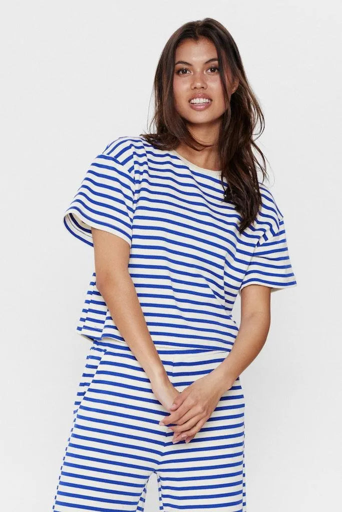 Camiseta Nümph Nuhuba Dazzling Blue - ECRU