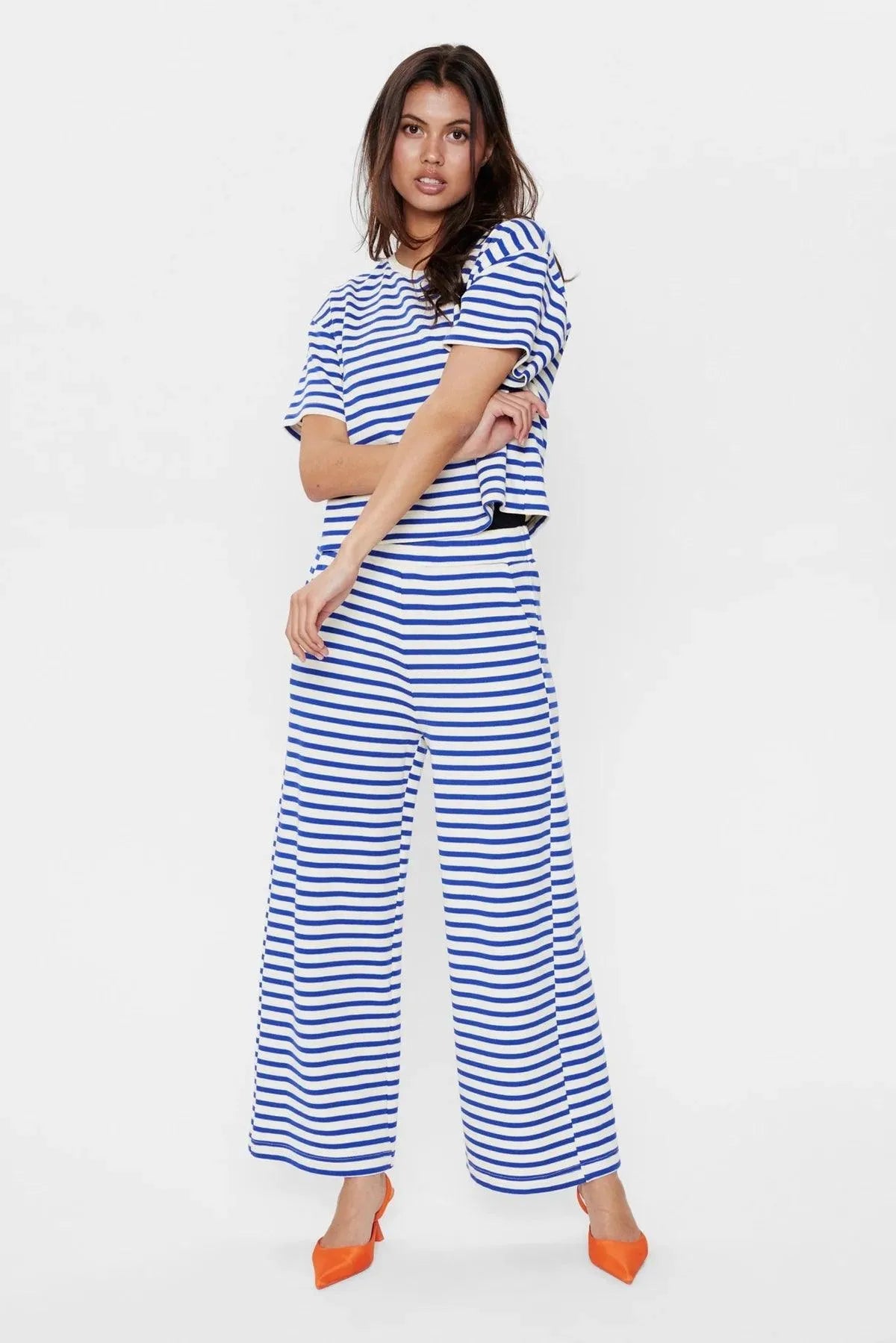 Camiseta Nümph Nuhuba Dazzling Blue - ECRU