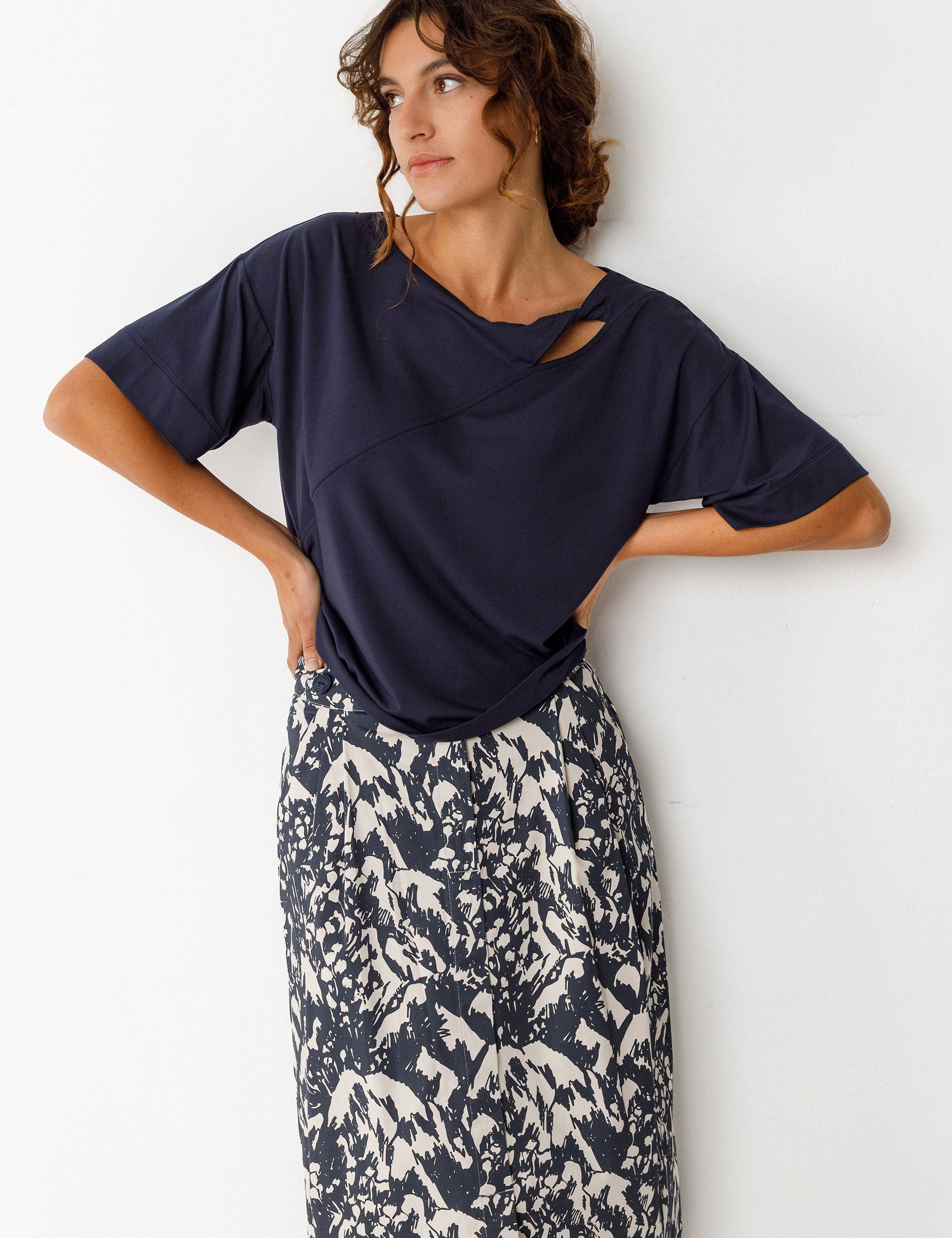 Camiseta SKFK Amara Azul Marino - ECRU